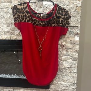 Women’s Red Sleeveless Tunic Top w/ Leopard print